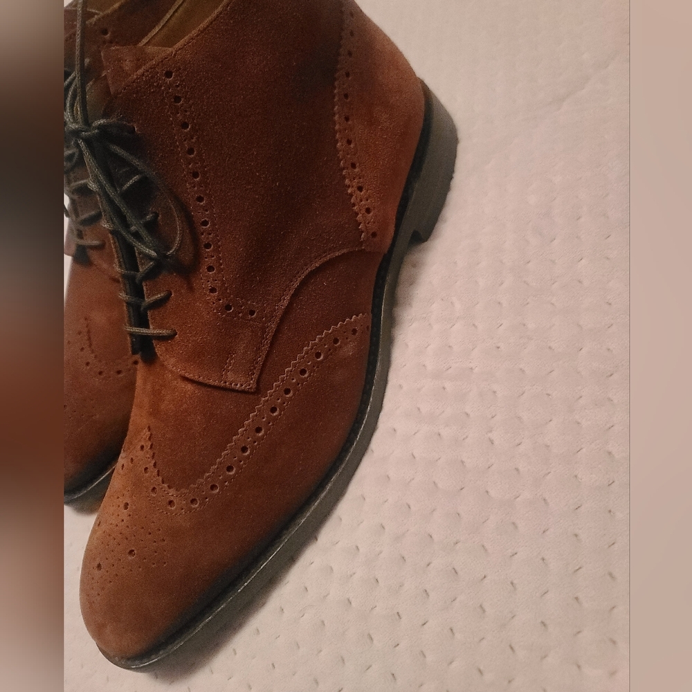 Shoes - Picture 2 of 3
